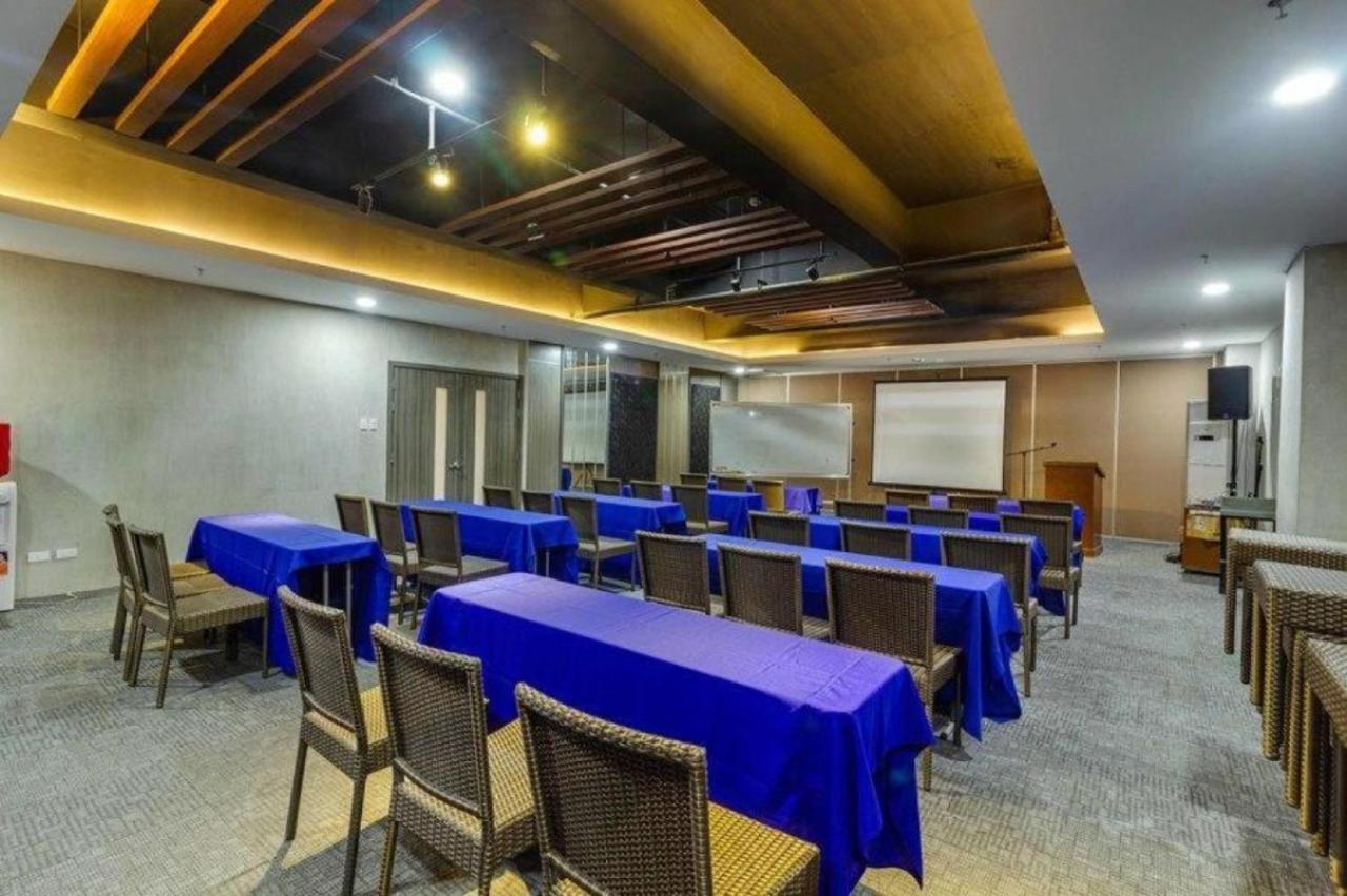 RedDoorz Plus @ Jones Avenue Cebu Zewnętrze zdjęcie