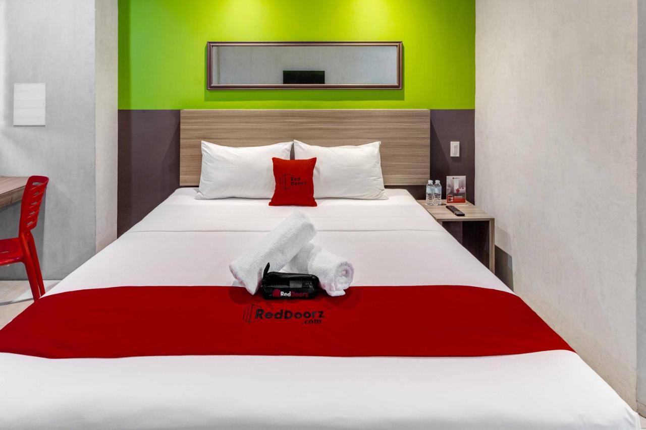 RedDoorz Plus @ Jones Avenue Cebu Zewnętrze zdjęcie